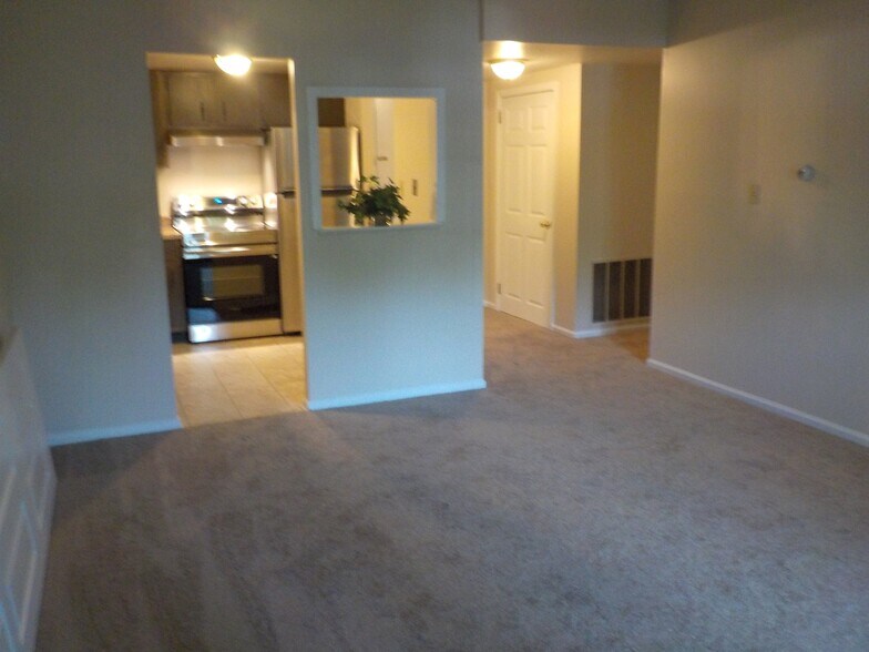 Building Photo - 2109 Cedar Run Dr