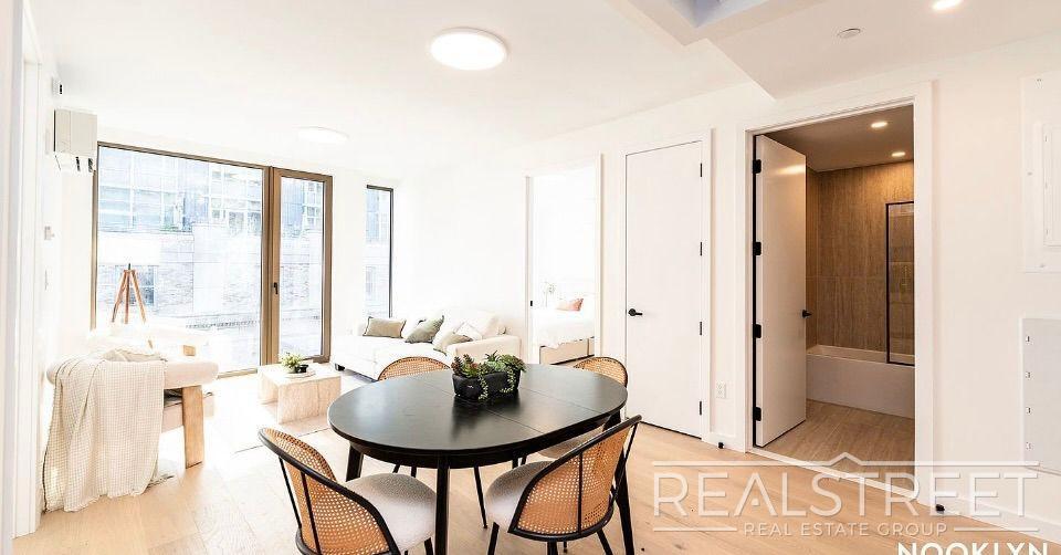 Building Photo - Schermerhorn Street