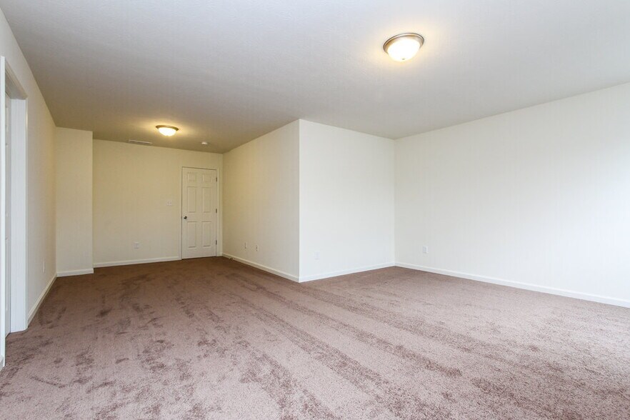 Building Photo - 8112 Grove Berry Way