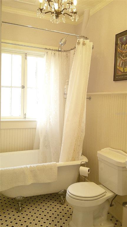 Building Photo - 303 E Plymouth St