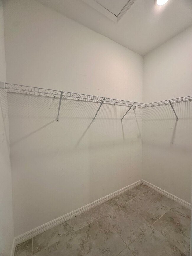 Building Photo - 624 Corrientes Cir