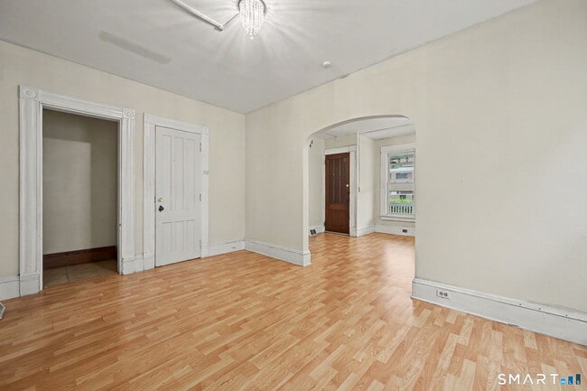 Building Photo - 135 Sherwood Ave