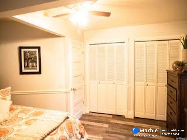 Building Photo - 4 br, 2 bath House - 519 E 200 S