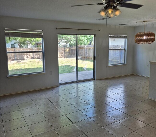 Building Photo - 1139 Emmitt Run