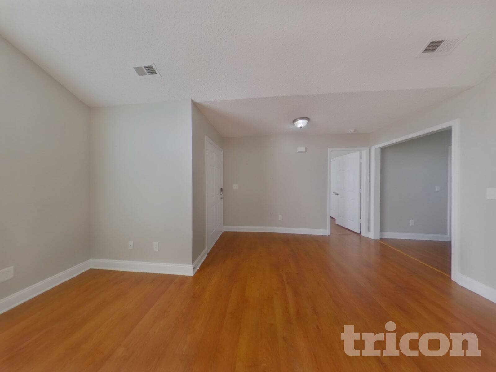 Building Photo - 323 Dexter Pl