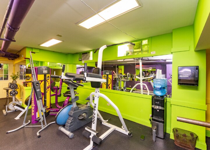 Building Photo - 846 W Ainslie St