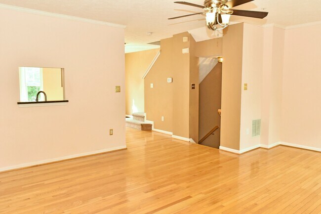 Building Photo - 7005 Cradlerock Farm Ct