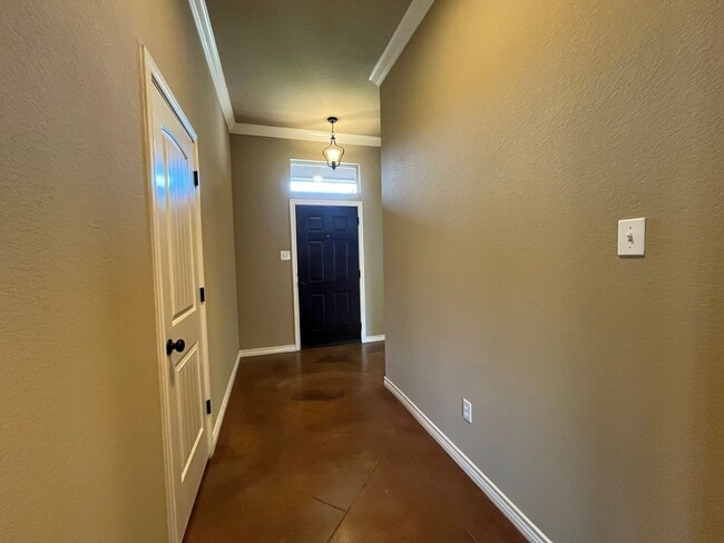 Building Photo - 3000 Silver Saddle Dr