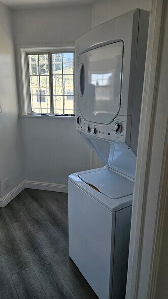 Washer and Dryer - 4221 Creed Ave