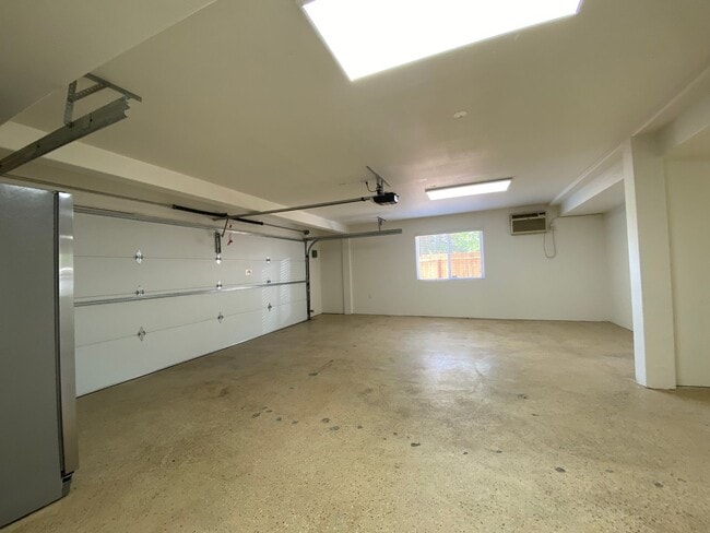 Building Photo - Great 3-Bedroom Home – Peaceful Country Living Just 8 Minutes from Hwy 78!