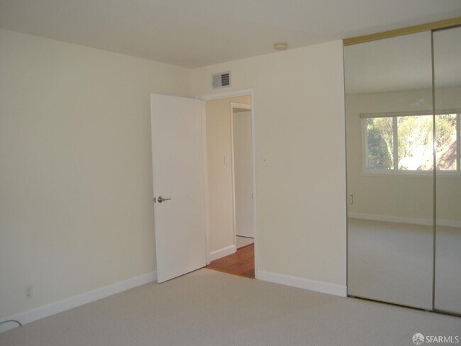 Building Photo - 168 Museum Way