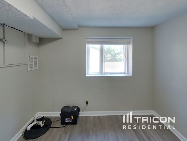 Building Photo - 3601 Christine Pl