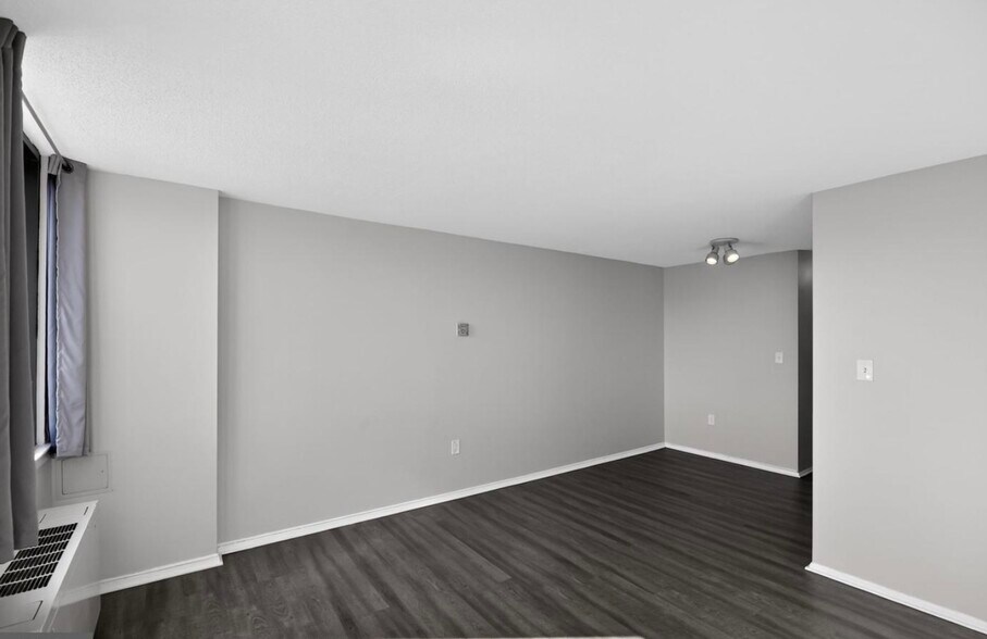 Building Photo - 801 N Pitt St