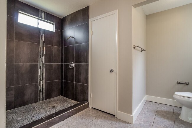 Building Photo - 20117 Dawn Mist Dr