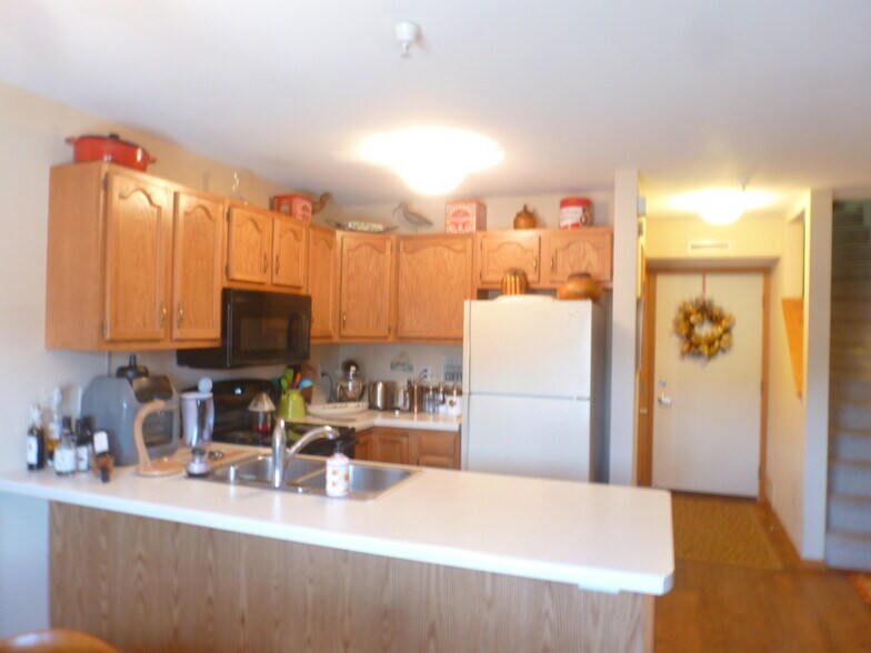 Building Photo - 227 Canyon Rd