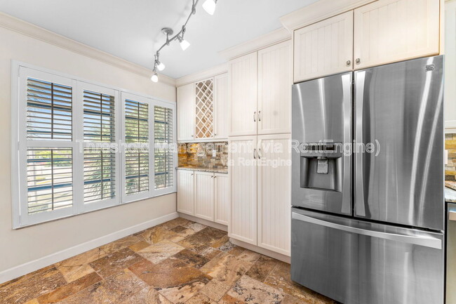 Building Photo - 6090 NW 64th Ave