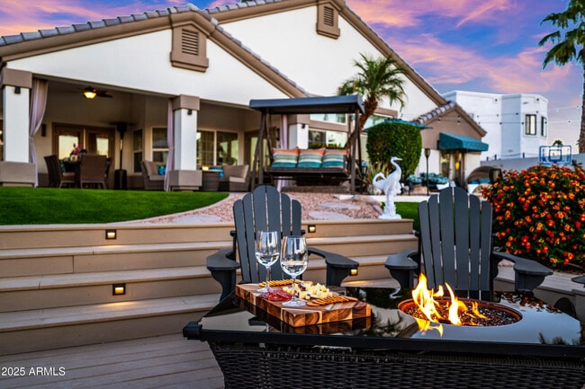 Building Photo - 1817 E Willow Tree Ct