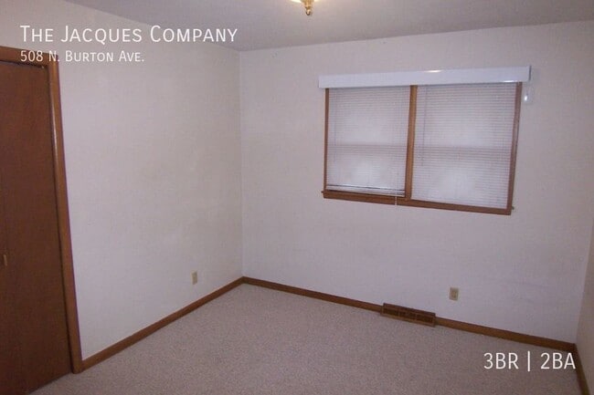 Building Photo - 508 N Burton Ave