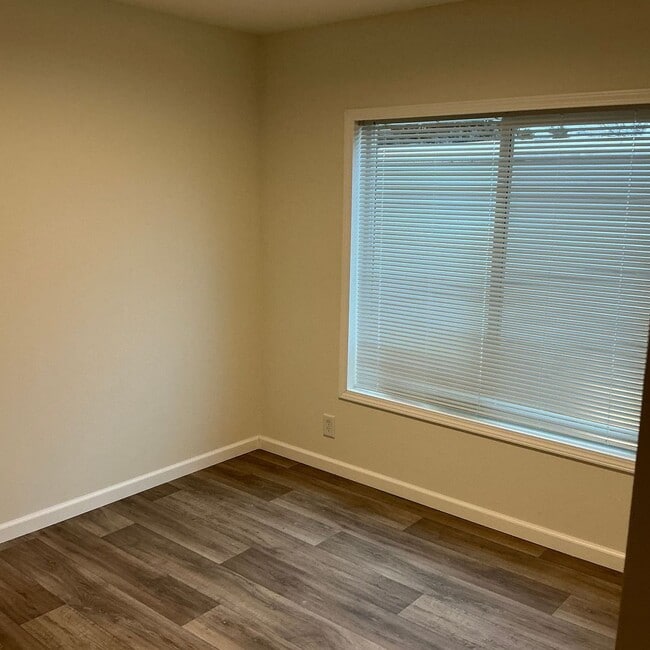 Building Photo - New 3 bdrm 2 bath Manufactured home in Hayden, ID for Rent