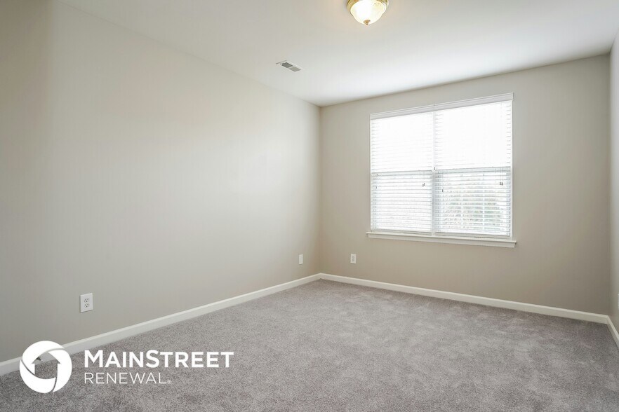 Building Photo - 6105 Buckhorn Rd