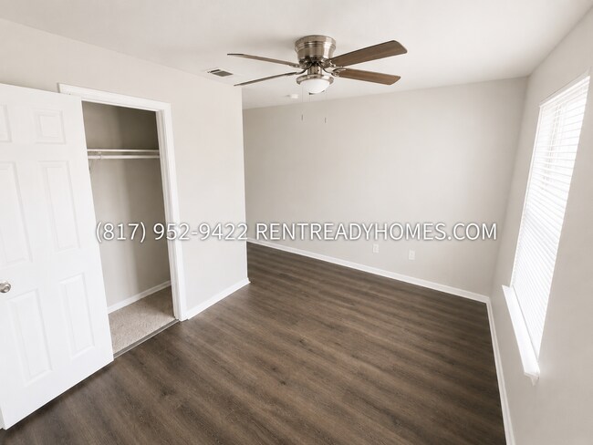 Building Photo - 3128 S Cherry Ln