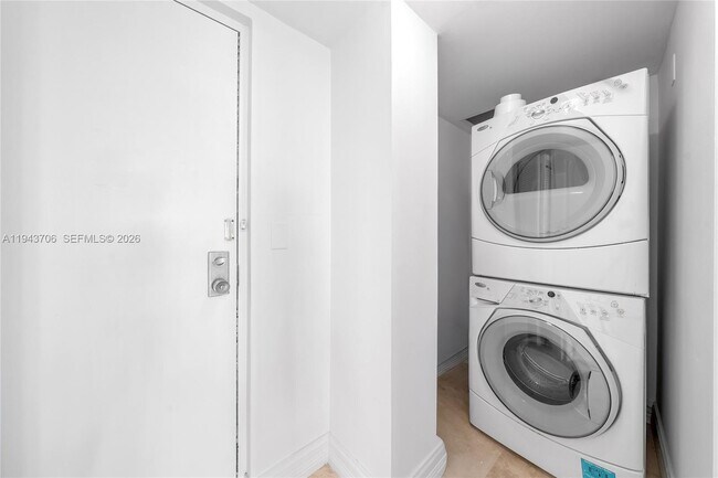 Building Photo - 3590 S Ocean Blvd