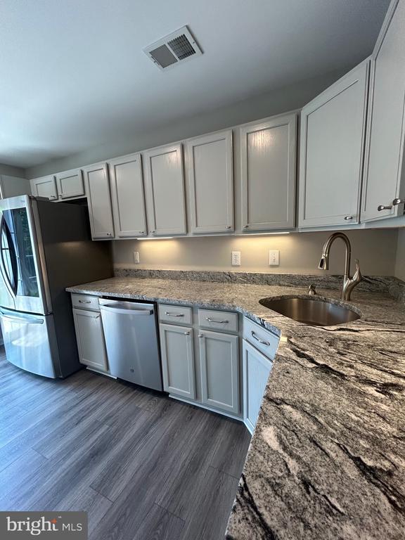 Building Photo - 606 Gunpowder Ct