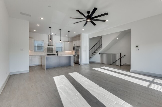 Building Photo - 2609 La Altura Ln