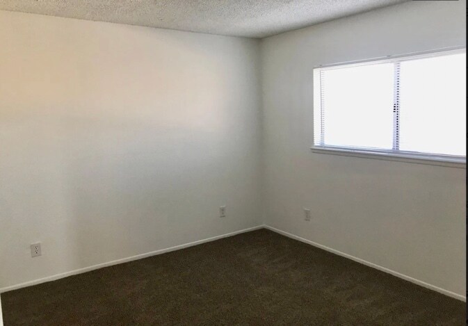 Building Photo - 6474 Linda Lee Dr