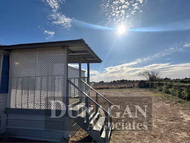 Building Photo - 3 bedroom 2 full bath mobile home (under 25 lb dogs)