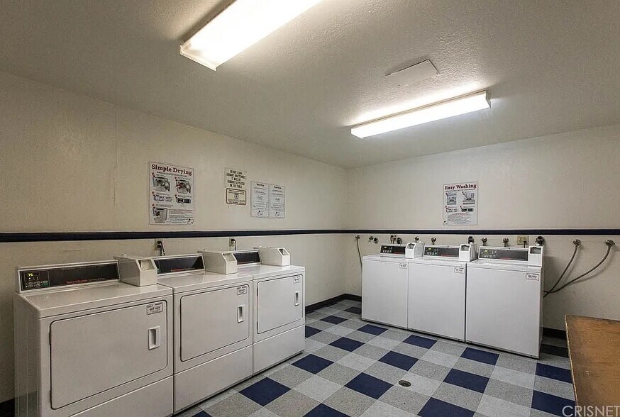 Building Photo - 18530 Hatteras St