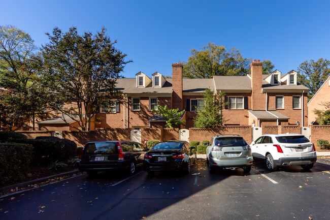 Building Photo - 510 N Poplar St