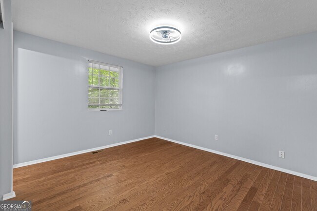 Building Photo - 5136 Rock Glen Dr