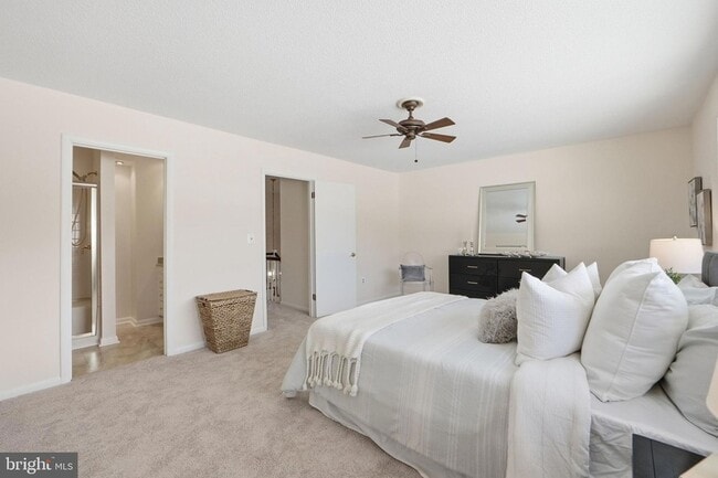 Building Photo - 3233 S Leisure World Blvd