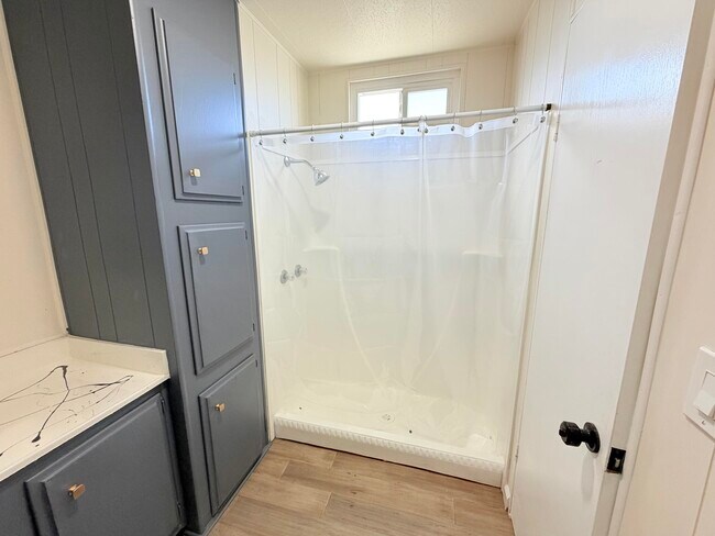 Building Photo - 64811 Thomas Ave