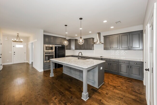 Building Photo - 13 E Field St