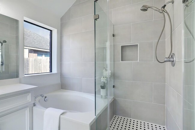Building Photo - 26815 Lakeridge Park Ln