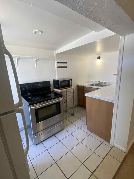 Primary Photo - 3326 N Fontana Ave