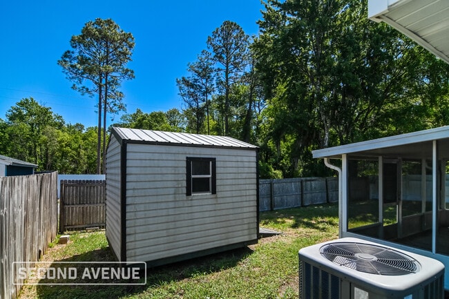 Building Photo - 9640 Watershed Dr E