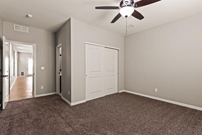 Building Photo - 13591 Hazlewood St