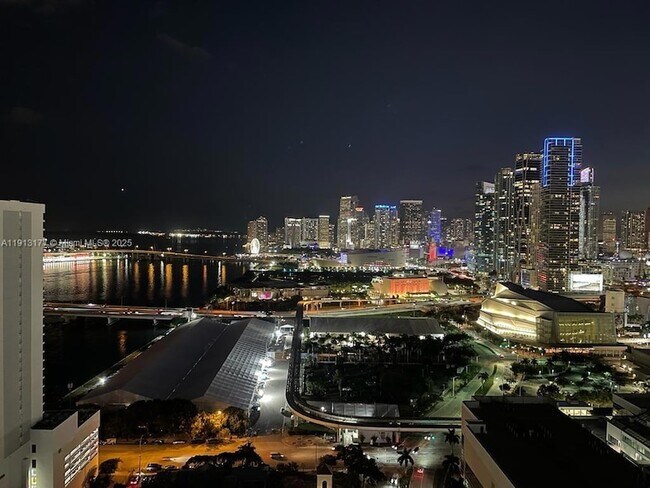 Building Photo - 1717 N Bayshore Dr