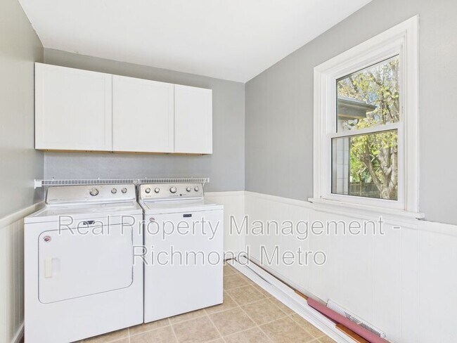 Building Photo - 2306 Kent St