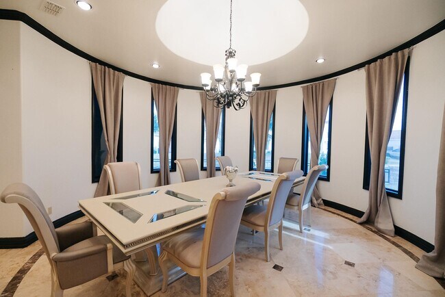 Building Photo - 302 Lake Clark Ct