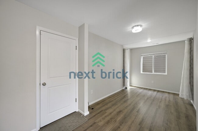 Building Photo - 1132 15th Ave