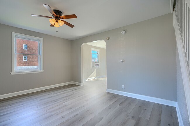 Building Photo - 401 52nd St