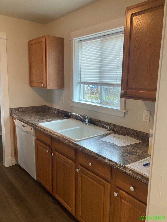 Building Photo - 1020 NE 12th St