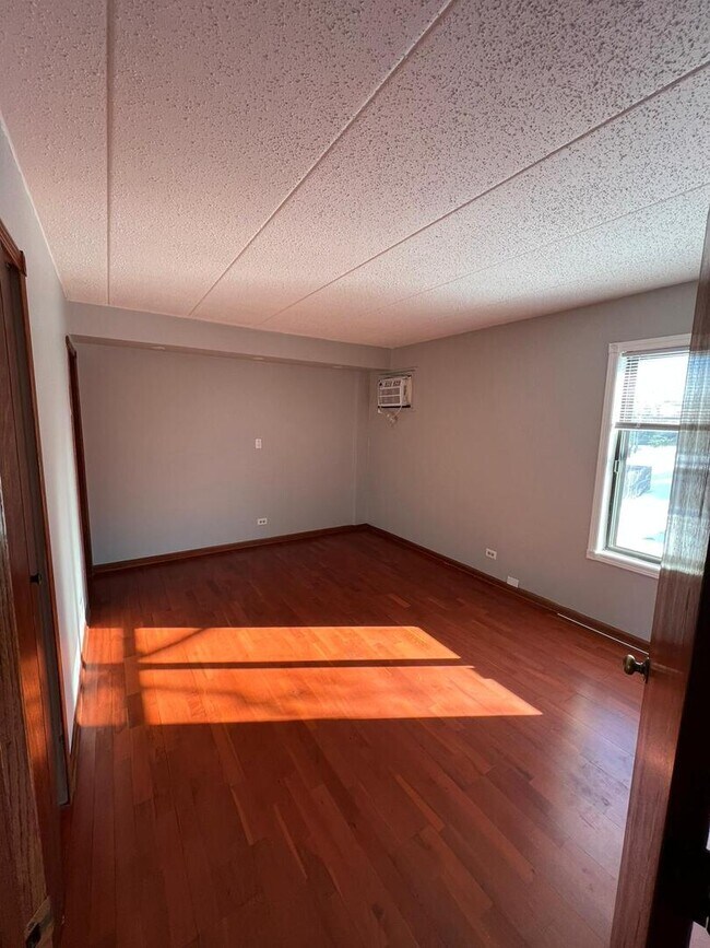 Building Photo - 669 Briar Hill Ln
