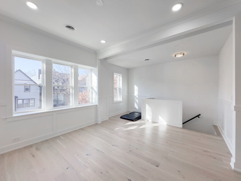 Building Photo - 2129 N Bingham St