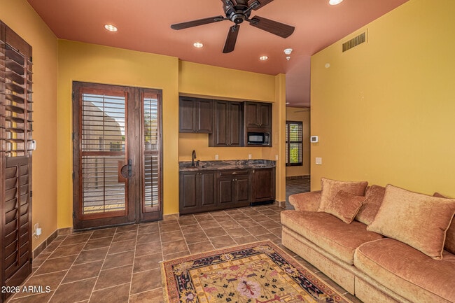 Building Photo - 8406 E Calle Buena Vista