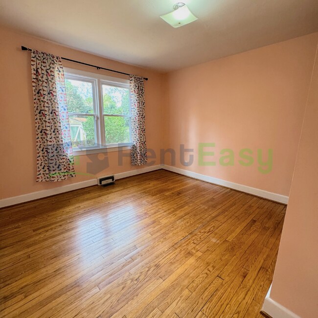 Building Photo - 8533 Circle Dr